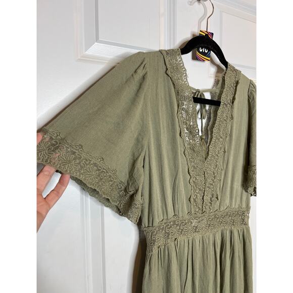 Ivy May Sage Green‎ V Neck Maxi Dress with Lace Detailing Size Medium - Picture 2 of 6